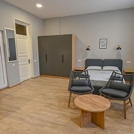 Big Studio Apt.On Liberty Square Tbilisi Exterior photo