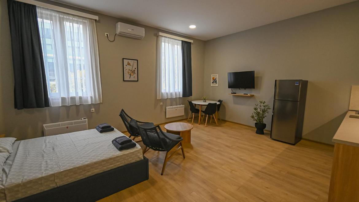 Big Studio Apt.On Liberty Square Tbilisi Exterior photo